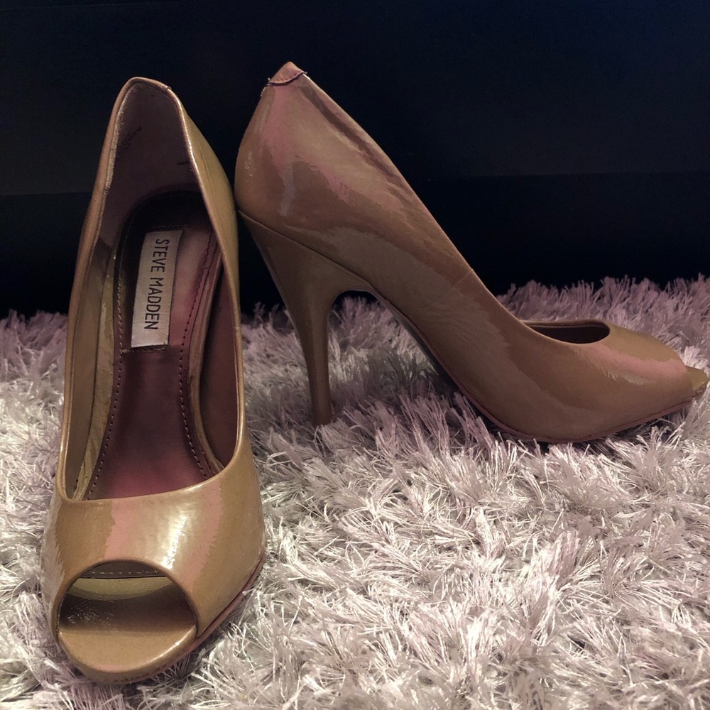 Steve Madden Jaidde taupe patent heels